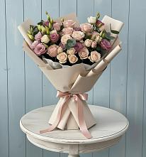 Букет цветов из:  Розы и Лизиантусы в Раздолье