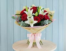 Букет цветов из:  Лилии и Розы #REPLACE_PRED# Раздолье