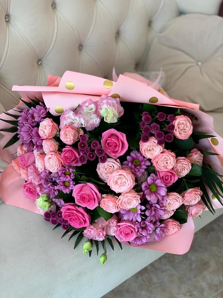 Букет цветов из: Хризантемы, Розы и Лизиантусы в Раздолье