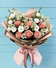 Букет цветов из:  Розы, Альстромерии и Лизиантусы в Раздолье