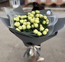 Букет Белые кустовые розы Солинеро в Раздолье