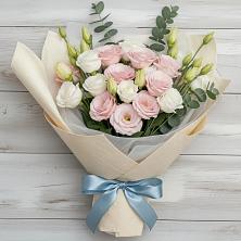 Букет цветов из:  Лизиантусы в Раздолье