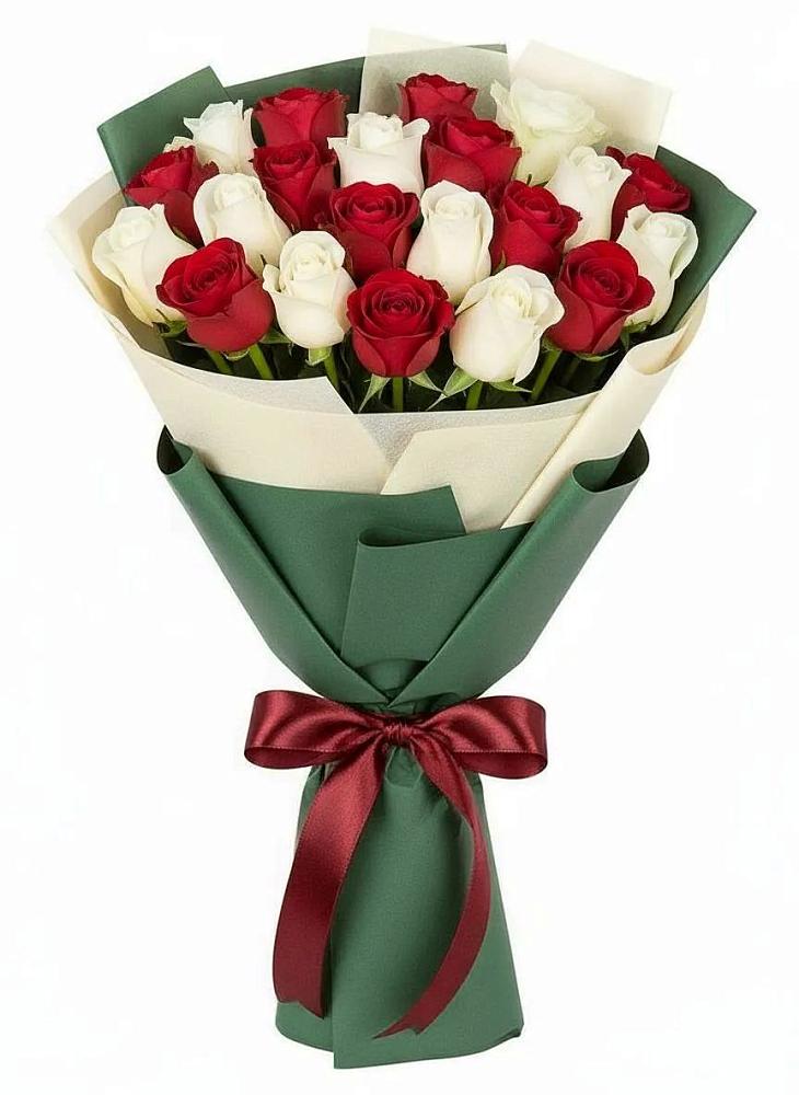 Букет Микс из красных и белых роз в Раздолье