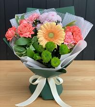 Букет цветов из:  Гвоздики, Розы, Герберы и Хризантемы #REPLACE_PRED# Раздолье
