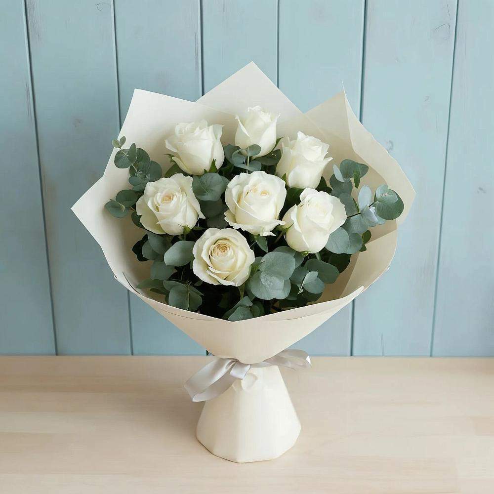 Букет Белые розы в Эвкалипте в Раздолье