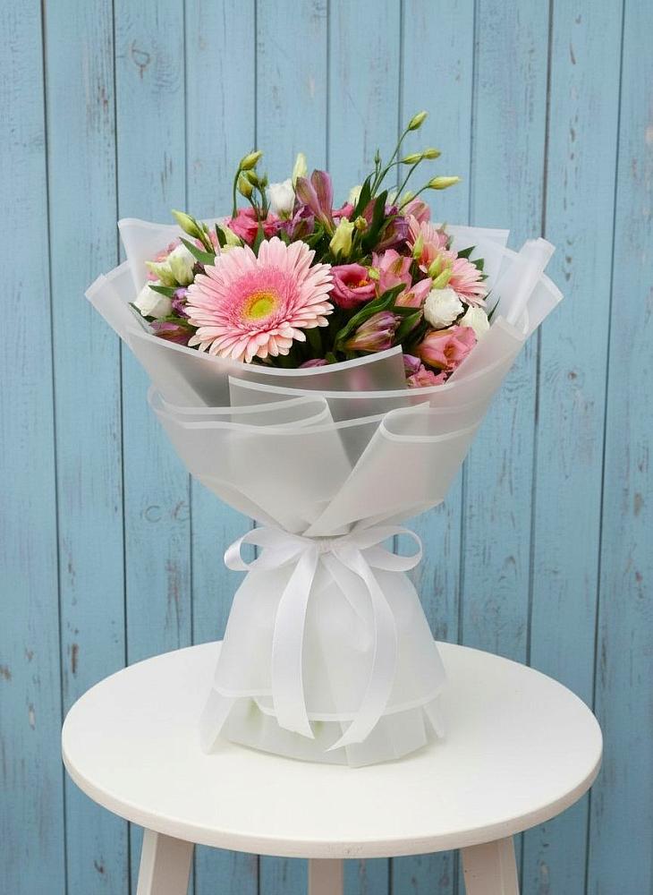 Букет цветов из: Герберы, Альстромерии и Лизиантусы в Раздолье