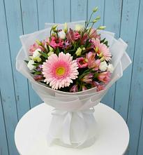 Букет цветов из:  Герберы, Альстромерии и Лизиантусы в Раздолье