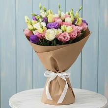 Букет цветов из:  Лизиантусы в Раздолье