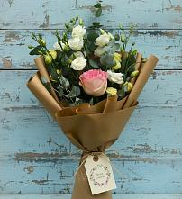 Букет цветов из:  Розы и Лизиантусы в Раздолье